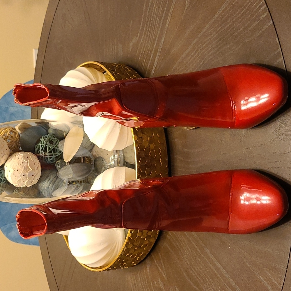 RED BOOTS